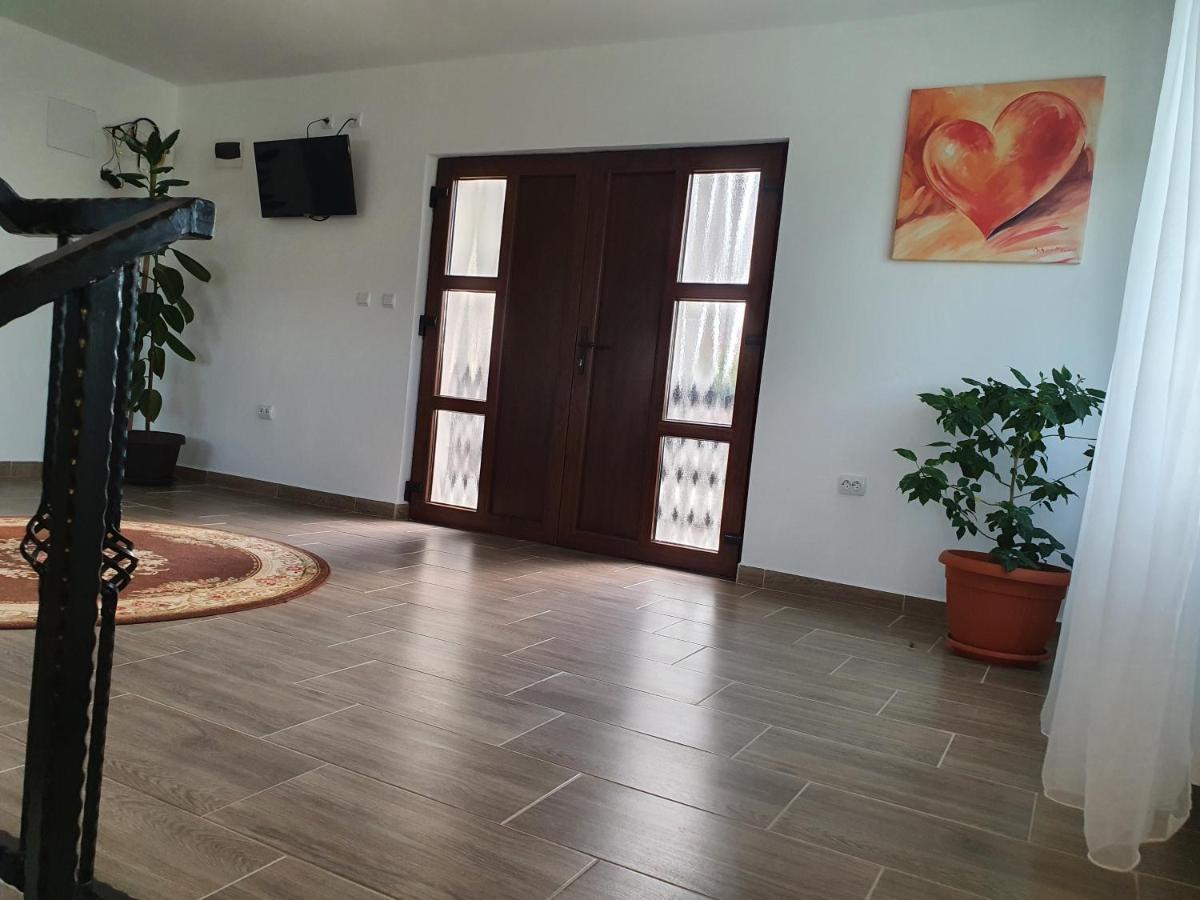 Pensiunea Ronicson Milostea Exterior foto